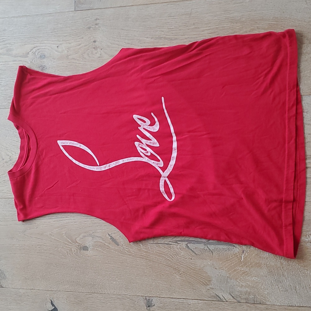 Laundry Room women's red LOVE long soft muscle tee. one size